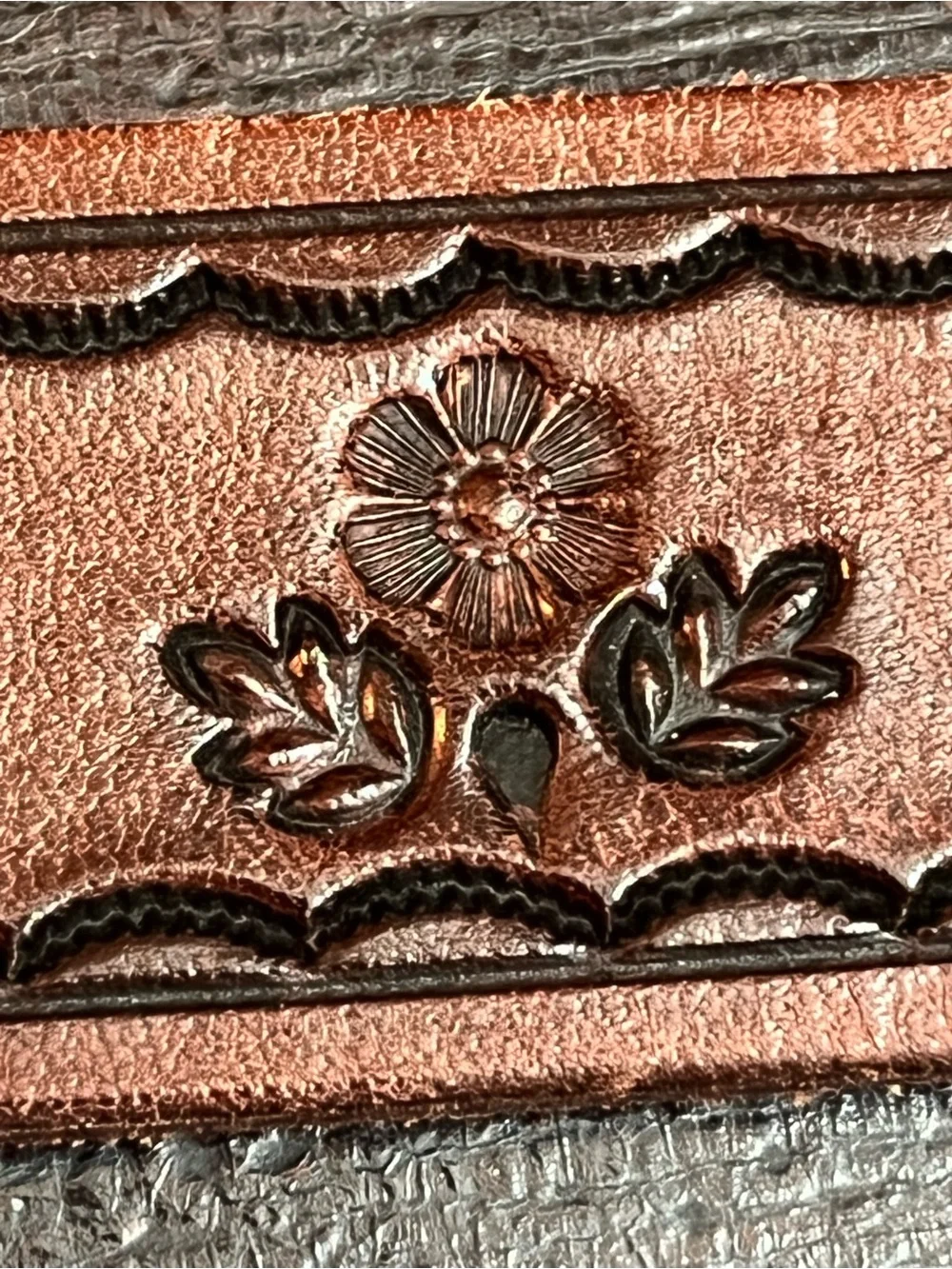 Vintage 1970s Tooled Brown Leather Belt – Scalloped Border & Floral Detail